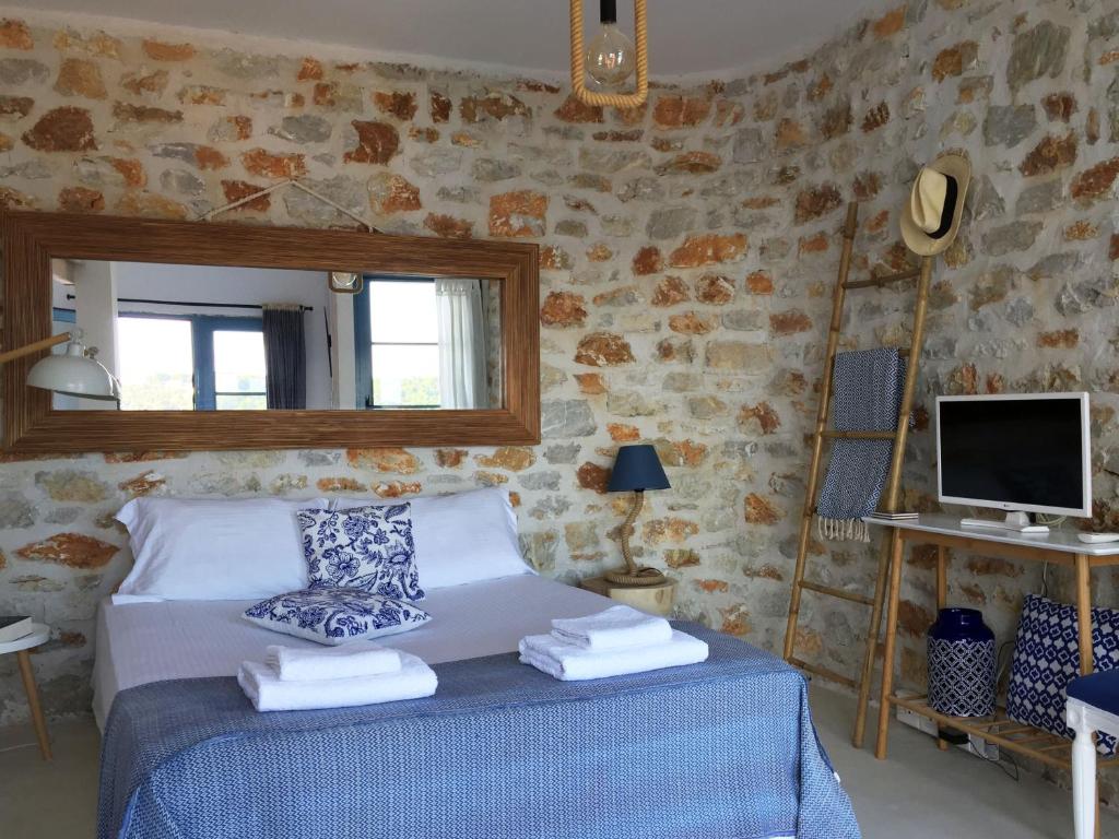 Oikies Skiathos room 6